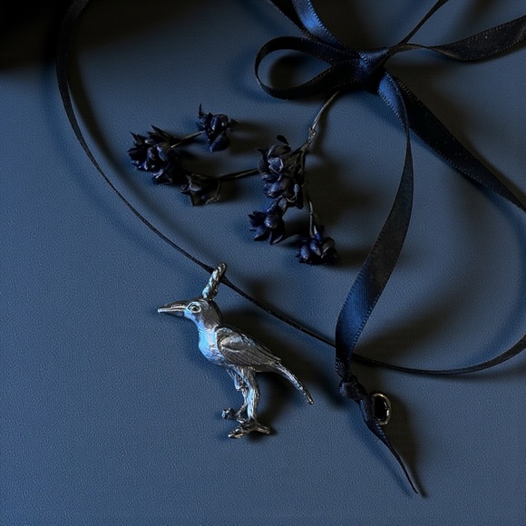 Raven Pendant Satin Ribbon Choker Necklace Enchanting Whimsical Gothic - Picture 11 of 17